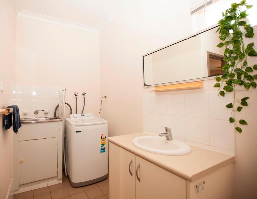 Carnarvon Central Apartments Экстерьер фото